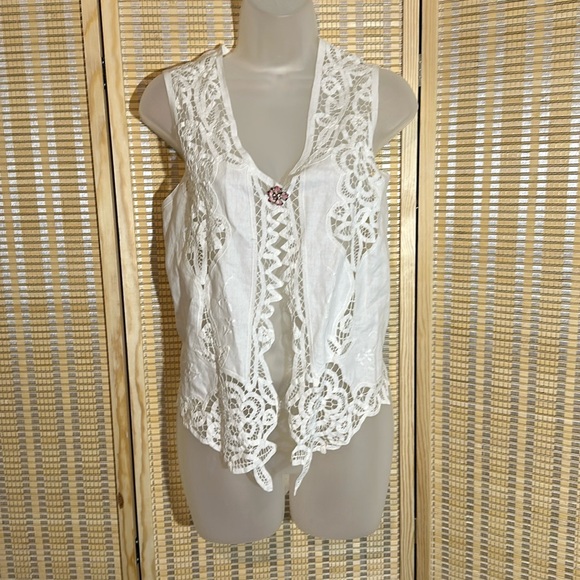 Vintage Jackets & Blazers - Wimpole Street Vintage 1990s Y2K Crisp White Linen Cotton Lace Vest Large?
